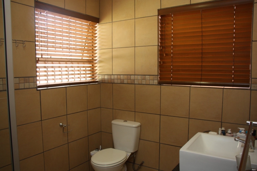 1 Bedroom Property for Sale in Langenhovenpark Free State